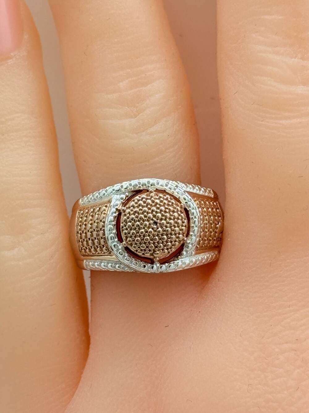 Two-Tone Textured Dismond Statement Ring